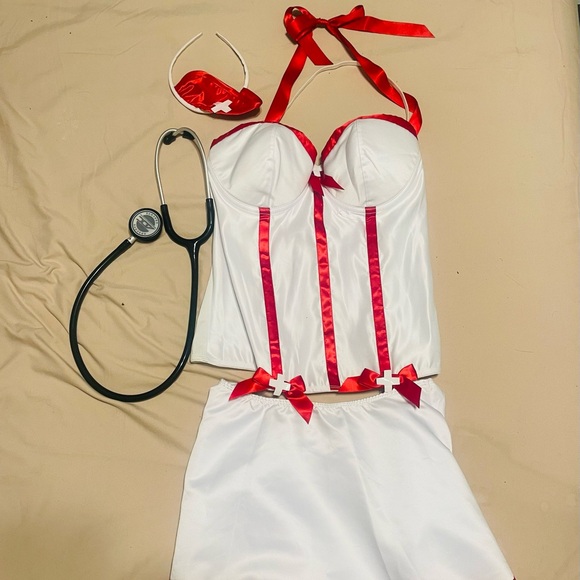 Nurse Costume Frederick’s of Hollywood sexy Halloween Fashion Nova women’s - Picture 4 of 8